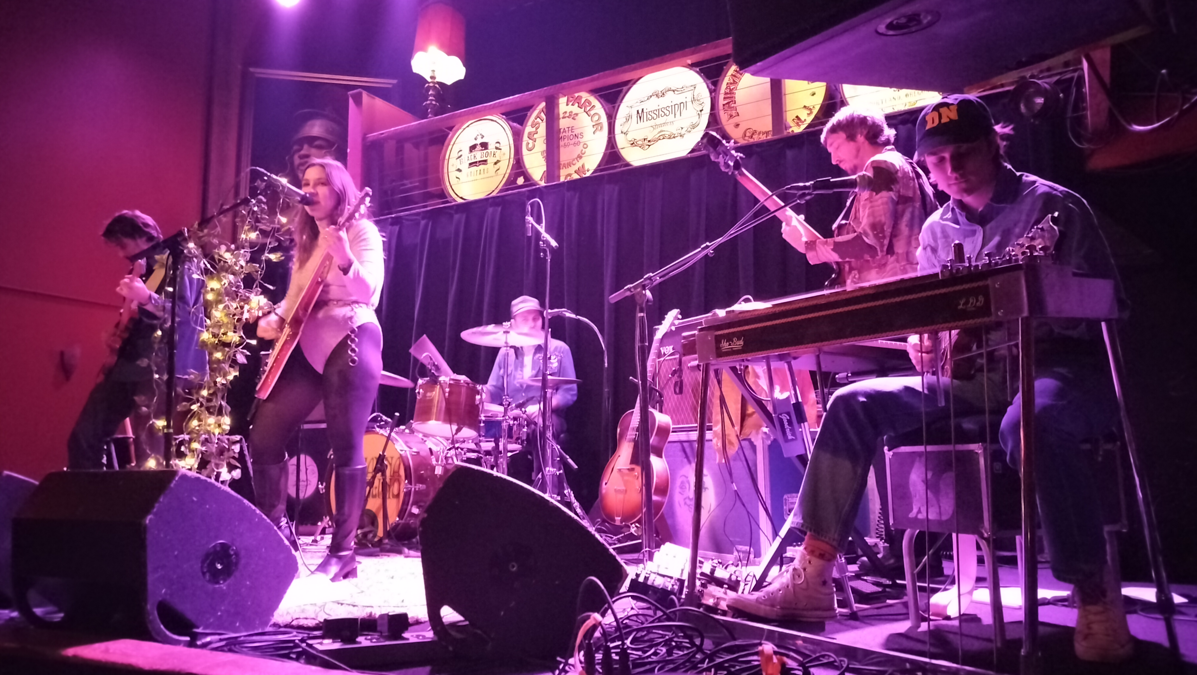 JuliannaRiolino2025-11-16MississippiStudiosPortlandOR (1).jpg